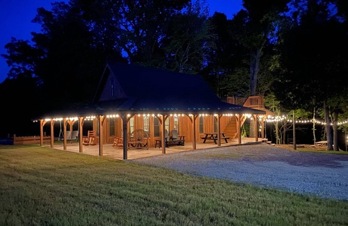 Penrod Cabin | White Bluff Cabin overlooking Lake Malone