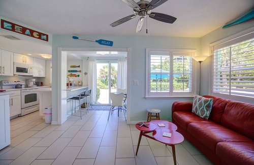 Sanibel Condo | White Caps #7 one bedroom beach view cottage, Sanibel island vacation rental