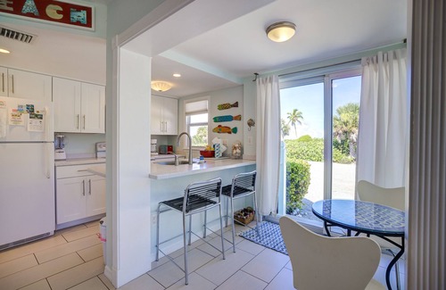 Sanibel Condo | White Caps #7 one bedroom beach view cottage, Sanibel island vacation rental