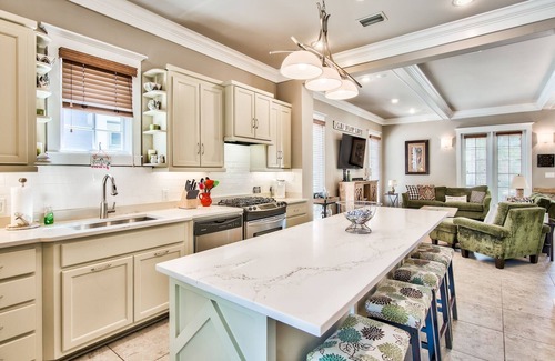 Sunnyside House | "White Caps Inn" Stunning home w/Private Pool in Carillon Beach. Walk to beach!