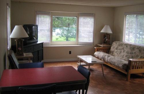 Port Clinton Hotel | White Caps Motel and RV Park