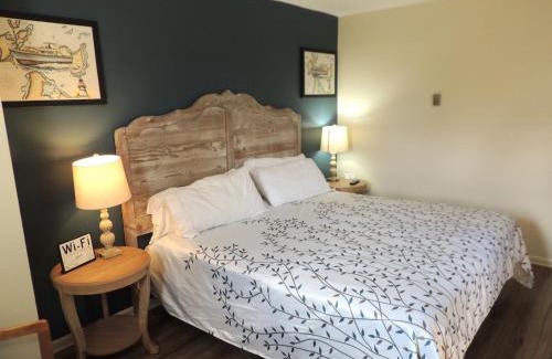 Port Clinton Hotel | White Caps Motel and RV Park