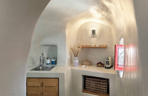 Oia Apartment | White Cave by Caldera Houses