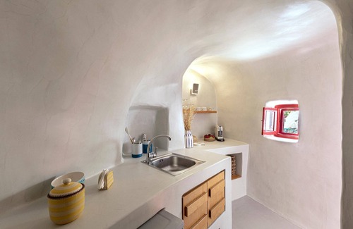 Oia Apartment | White Cave by Caldera Houses
