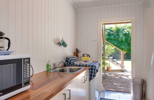 Bangalow Apartment | White Cedar Apartment