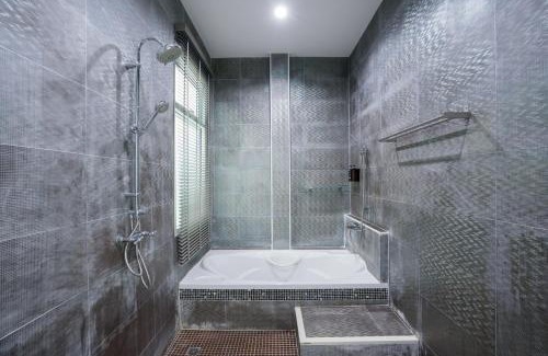 Huai Yai Villa | White Chocolate Pool Villa Pattaya
