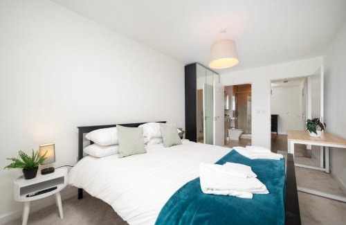 Wormholt and White City Apartment | White City Stylish Home by StayStayStay