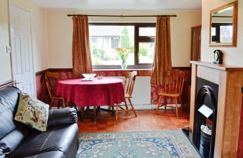Hemingby House | White Cottage