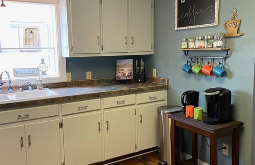 Dillon House | White Cottage Retreat