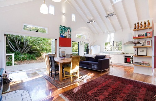 Wentworth Falls Cottage | White Cottage - Three Bedroom Cottage, Sleeps 4