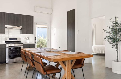 Yucca Valley House | White Desert House: Luxe Hideaway Views Spa