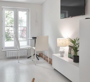 Odessa City Center Apartment | White Door Apartments 3