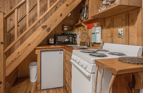Bruno Cabin | White Eagle Cabin at Silver Run just 3 miles from the Buffalo River