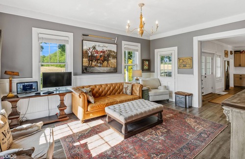 Buchanan House | White Farmhouse in Wine Country and 15 minutes from Lake Michigan!