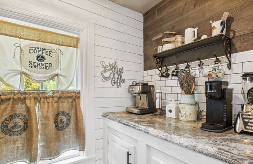 Buchanan House | White Farmhouse in Wine Country and 15 minutes from Lake Michigan!