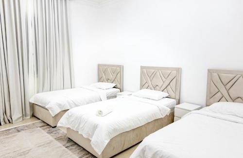 Al Jahra Apartment | White Flower