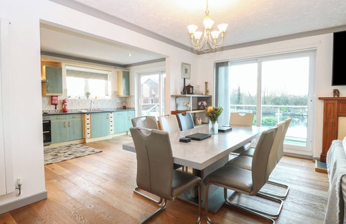 Horning Cottage | White Gables