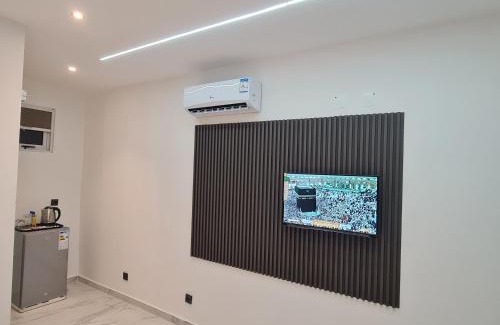 Central B Hotel | White Garden Hotel