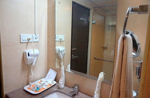 Vaikom Hotel | White Gate Residency