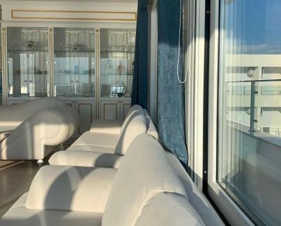 Shengjin Apartment | White&Gold penthouse