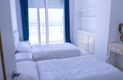 Shengjin Apartment | White&Gold penthouse