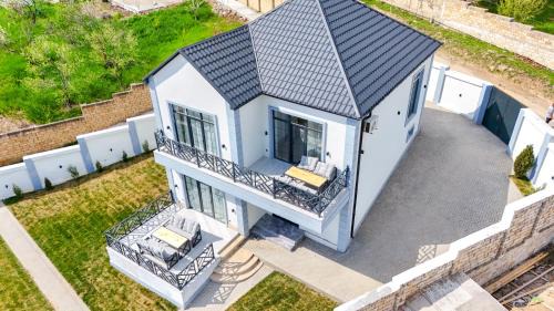 Samaxi Villa | White Harmony Houses