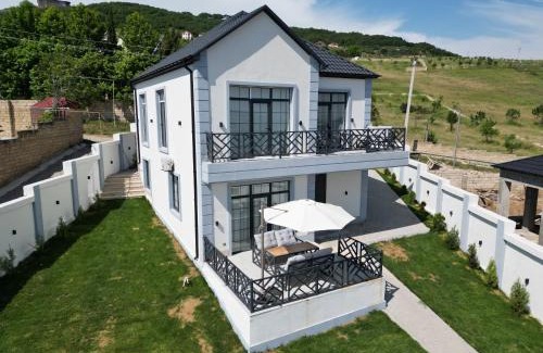 Samaxi Villa | White Harmony Houses