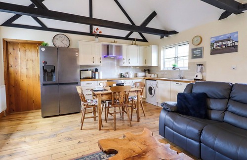 Battle Cottage | WHITE HART STABLES, pet friendly, with a garden in Catsfield