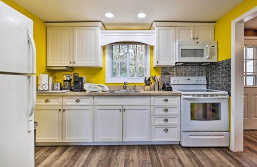 Hickory Hills House | White Haven Lakeside Home w/Kayaks & Fireplace!