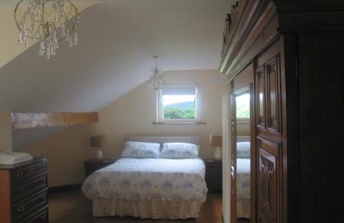 Castleblayney Bed & Breakfast | White Hill Country House B&B
