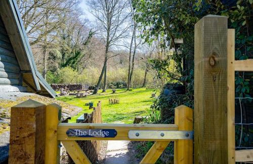 Shoreham Apartment | White Hill Lodge - rustic cabin set in a stunning meadow
