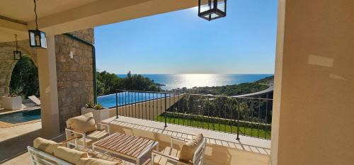 Utjeha Villa | White Hill Villa