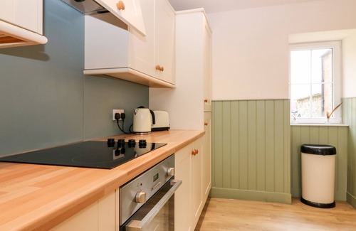Kirriemuir Cottage | WHITE HILLOCKS FARM HOUSE, pet friendly, with open fire in Kirriemuir