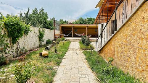 Yeghegnadzor House | White House-001