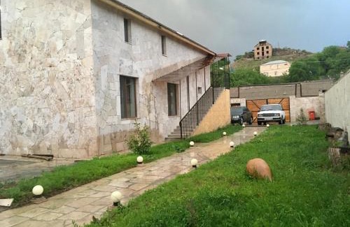 Yeghegnadzor House | White House-001