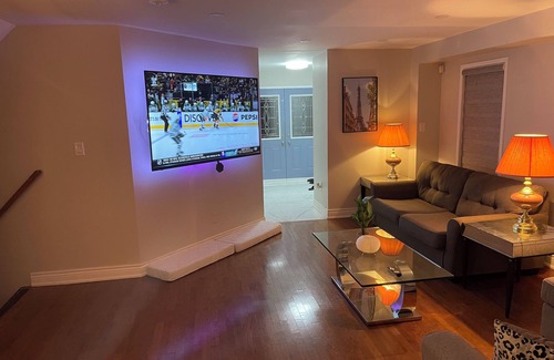 Whitby House | White House - 4 Bedroom Home