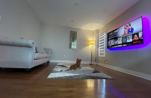 Whitby House | White House - 4 Bedroom Home