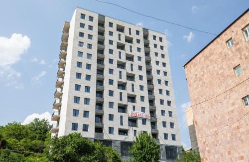 Dilijan Apartment | white house