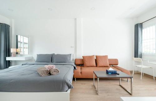 Chalong Apartment | White House Apartment - Chalong