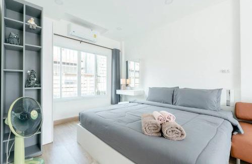 Chalong Apartment | White House Apartment - Chalong
