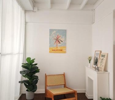 Nong Chaeng House | White House Ekkamai