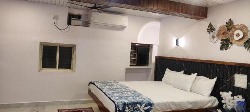 Kamalapur House | White House INN
