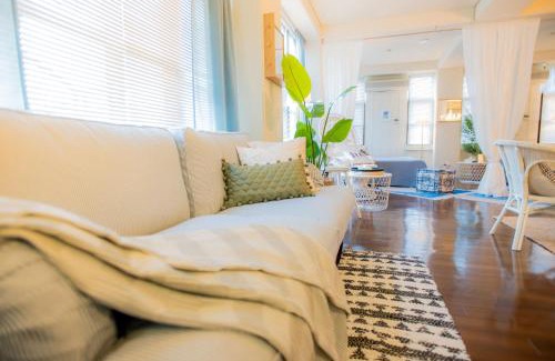 Tairagawa Apartment | White House