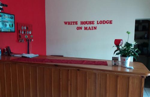 Beaufort West Cabin | White House Lodge On Main