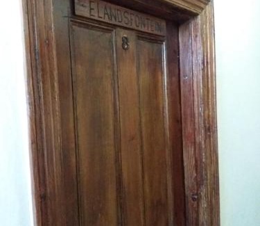 Beaufort West Cabin | White House Lodge On Main