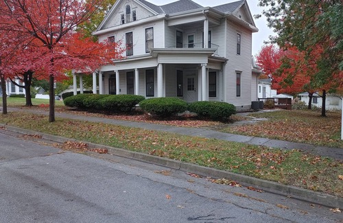 Brookfield Apartment | White House Lodge-Upper 2 Bedroom-Parkview