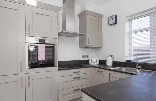 Huntington Apartment | White House Luxury Apartments- Apartment C