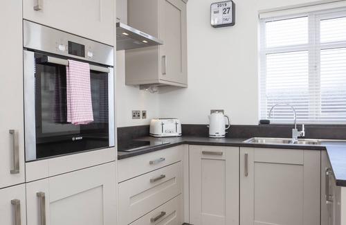 Huntington Apartment | White House Luxury Apartments- Apartment C