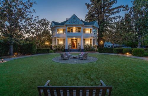 Napa Hotel | White House Napa