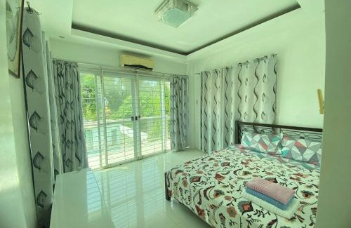San Fernando Villa | White House near Thunderbird Resort